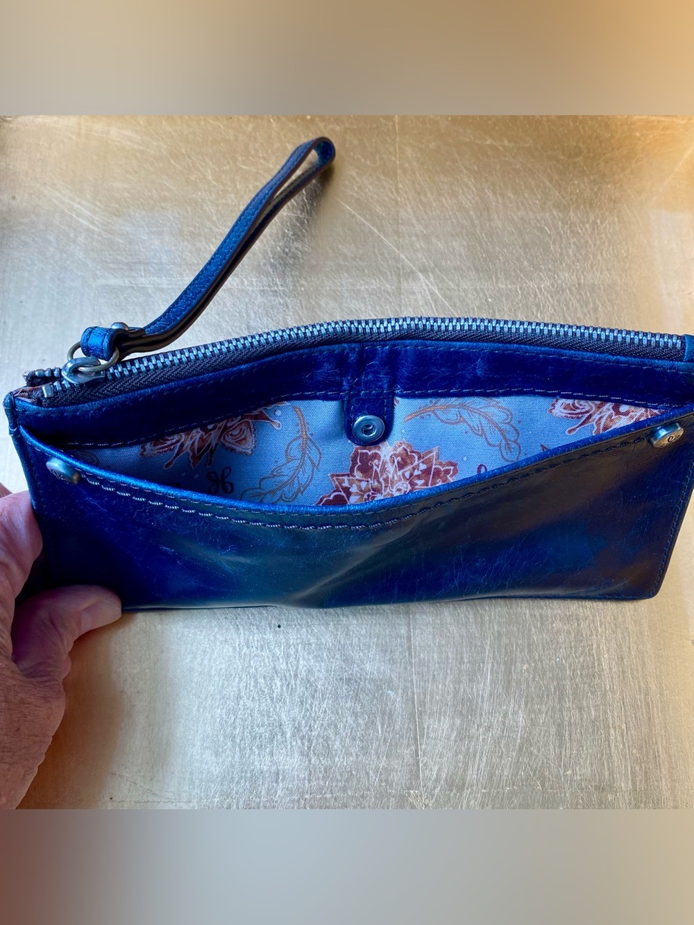 Hobo International LINN Slim Credit Card Wristlet Wallet. Blue Leather - Picture 3 of 13
